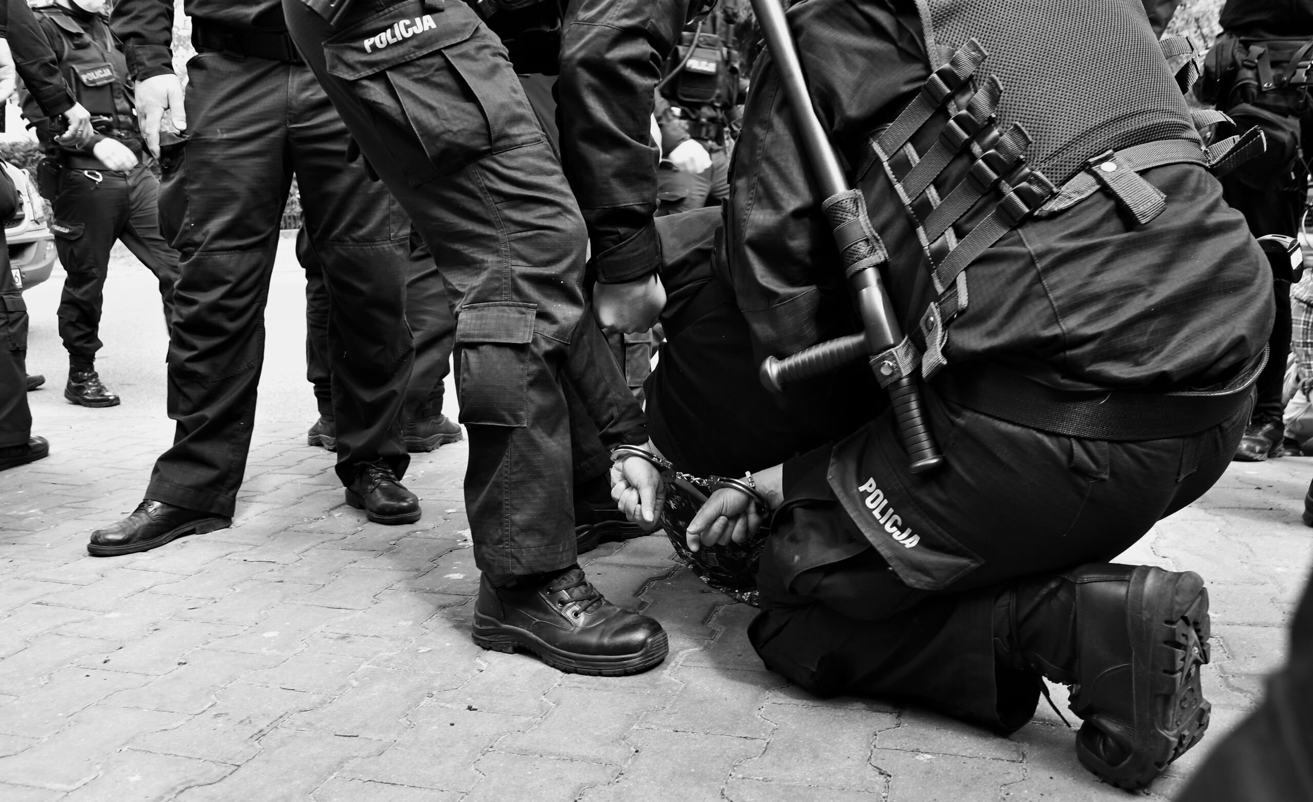 Warszawa, 15.05.2021. Protest pod ambasadą Izraela. Uczestnicy wyrażają solidarność z Palestyńczykami i sprzeciwiają się działaniom Izraela w Strefie Gazy
