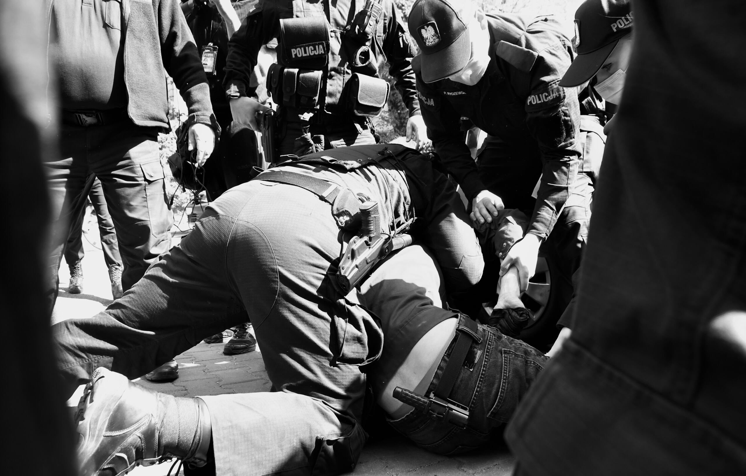 Warszawa, 15.05.2021. Protest pod ambasadą Izraela. Uczestnicy wyrażają solidarność z Palestyńczykami i sprzeciwiają się działaniom Izraela w Strefie Gazy