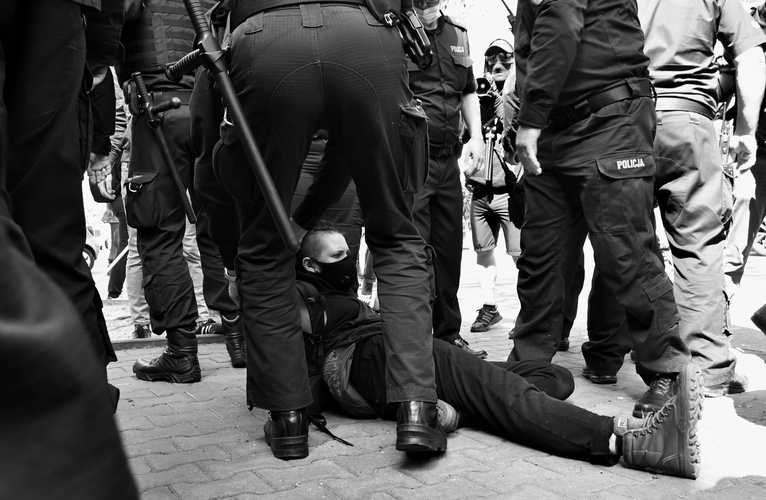Warszawa, 15.05.2021. Protest pod ambasadą Izraela. Uczestnicy wyrażają solidarność z Palestyńczykami i sprzeciwiają się działaniom Izraela w Strefie Gazy