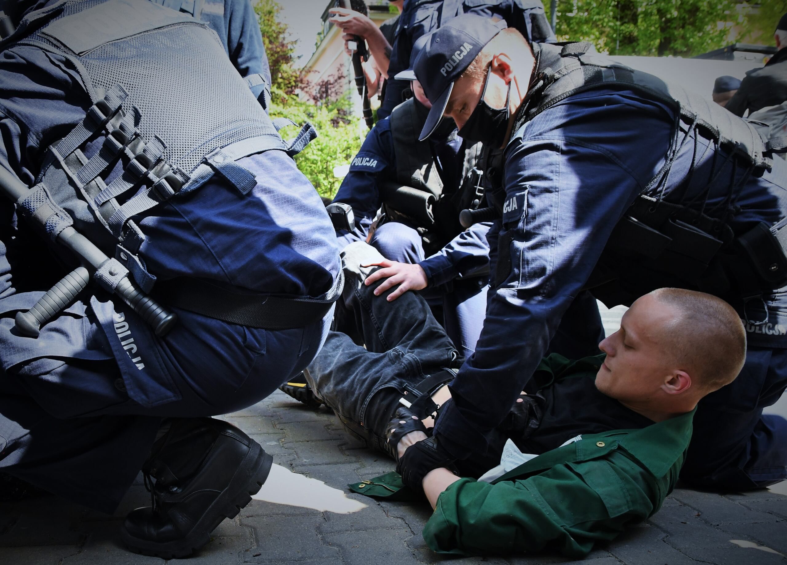 Warszawa, 15.05.2021. Protest pod ambasadą Izraela. Uczestnicy wyrażają solidarność z Palestyńczykami i sprzeciwiają się działaniom Izraela w Strefie Gazy